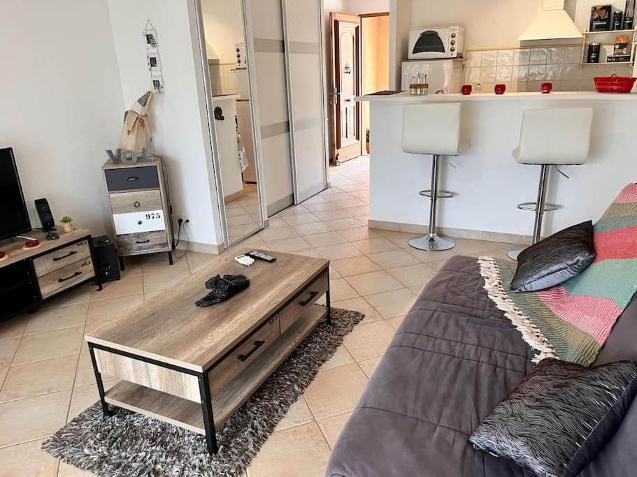 Joli Studio Tout Confort Proche Toutes Commodites Dans Residence Calme LʼÎle-Rousse Exterior foto