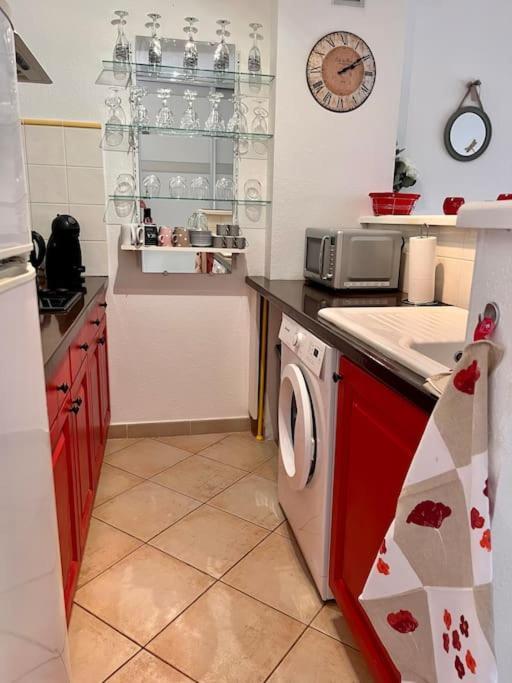Joli Studio Tout Confort Proche Toutes Commodites Dans Residence Calme LʼÎle-Rousse Exterior foto
