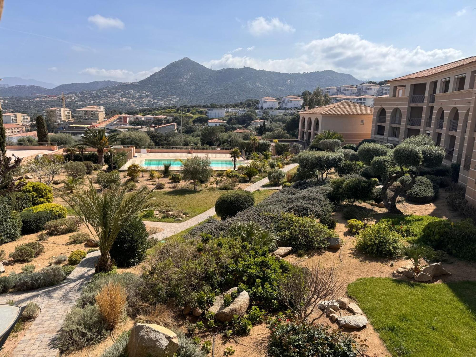 Joli Studio Tout Confort Proche Toutes Commodites Dans Residence Calme LʼÎle-Rousse Exterior foto