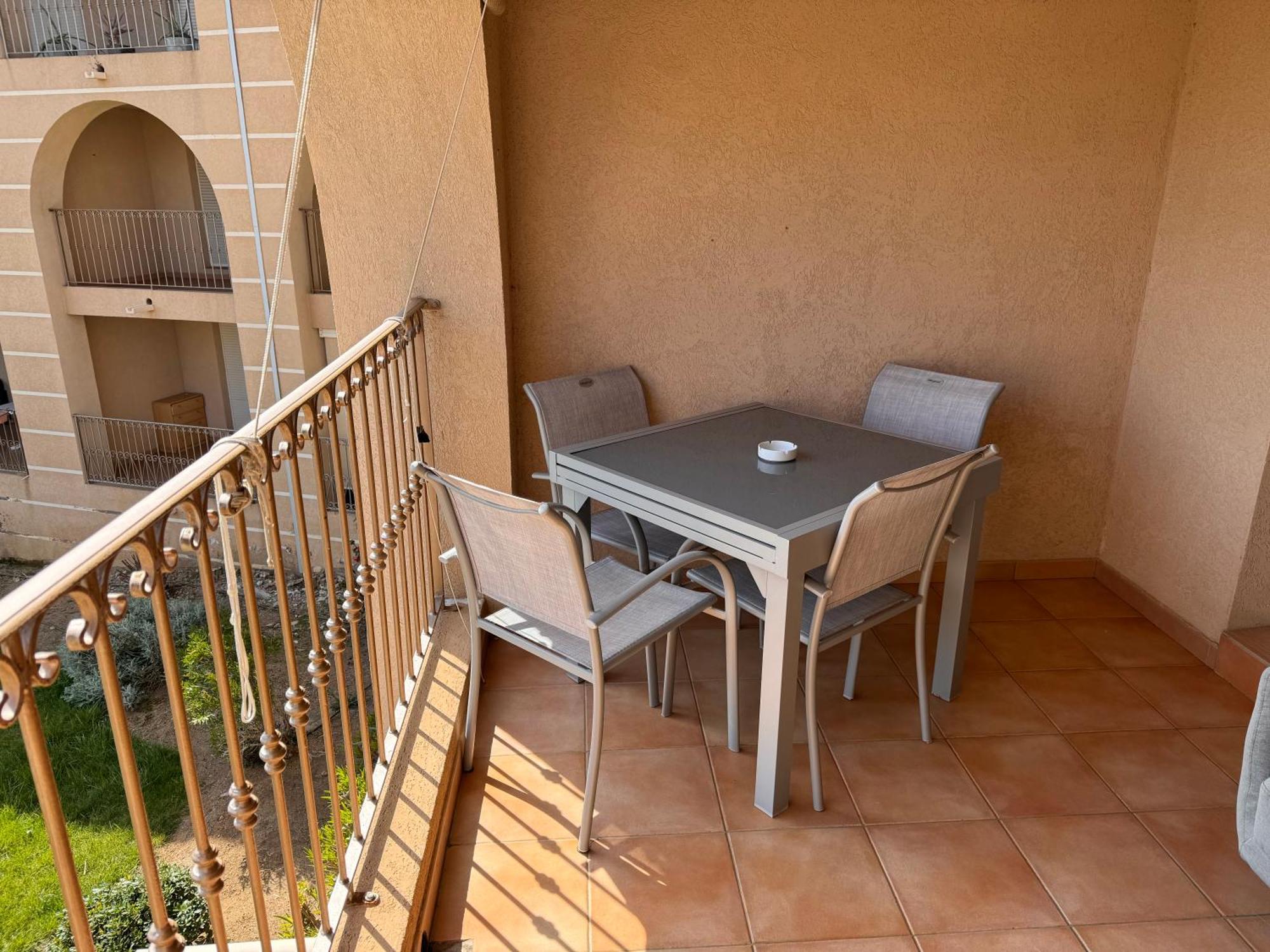 Joli Studio Tout Confort Proche Toutes Commodites Dans Residence Calme LʼÎle-Rousse Exterior foto
